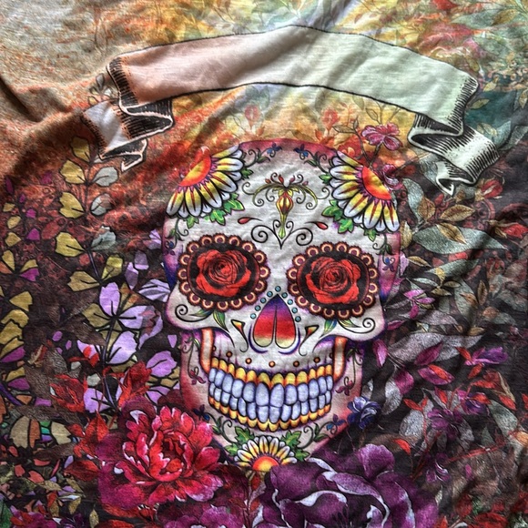 EUC- Graphic Tee Sweet Gisele San Antonio Day of the Dead Design - Picture 5 of 5